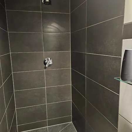 200qm Work And 4 Schlafzimmer Jedes Mit Eigenem Badezimmer, Neu Modernisiert Eschweiler