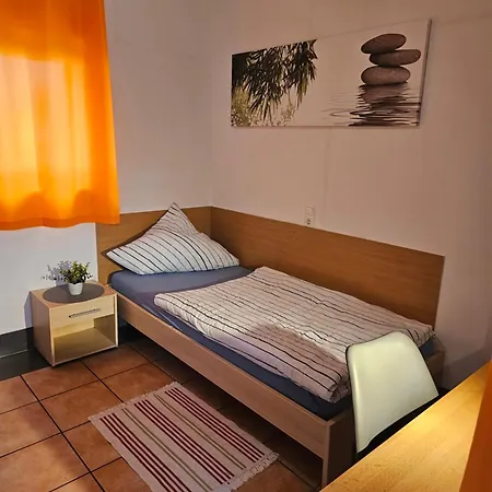 200qm Work And 4 Schlafzimmer Jedes Mit Eigenem Badezimmer, Neu Modernisiert