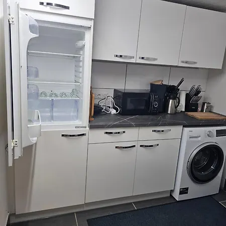 200qm Work And 4 Schlafzimmer Jedes Mit Eigenem Badezimmer, Neu Modernisiert * Eschweiler