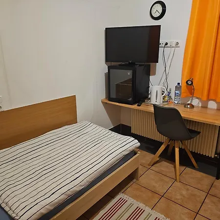200qm Work And 4 Schlafzimmer Jedes Mit Eigenem Badezimmer, Neu Modernisiert Apartment *