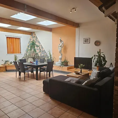 200qm Work And 4 Schlafzimmer Jedes Mit Eigenem Badezimmer, Neu Modernisiert *