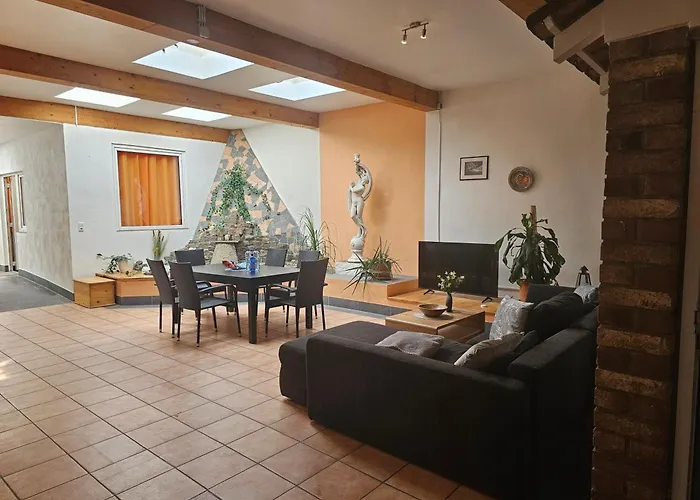 200qm Work And 4 Schlafzimmer Jedes Mit Eigenem Badezimmer, Neu Modernisiert *